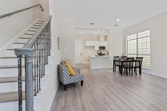Foto del edificio - 9032 Creekstone Lake Dr
