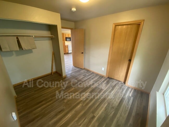 Foto del edificio - 535 E Mitchell St