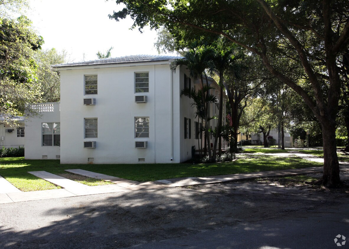 Foto del edificio - 444 Malaga Ave