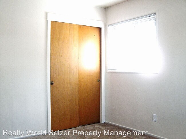 Foto del edificio - 3 br, 1 bath House - 585 Stella Dr.