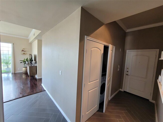 Foto del edificio - 3225 Turtle Creek Blvd