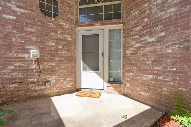 Foto del edificio - 6016 Willow Wood Ln