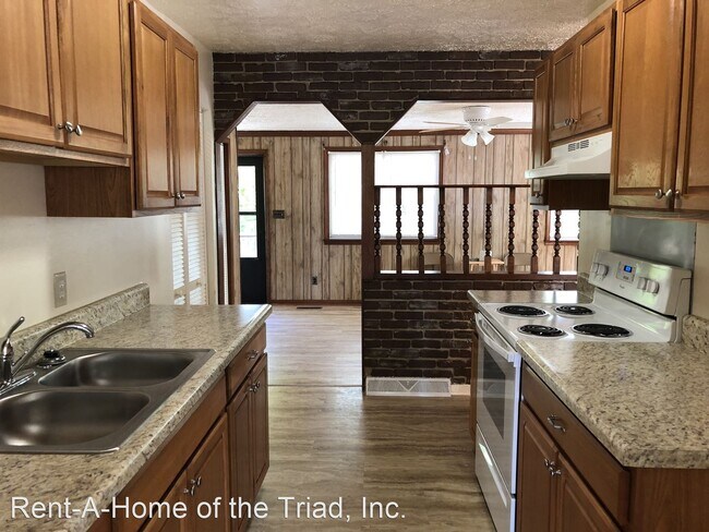 Building Photo - 3 br, 2 bath House - 817 Douglas Street