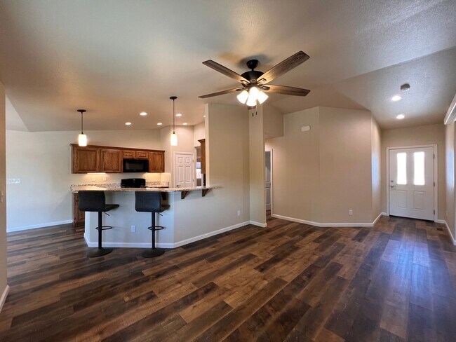 Foto del edificio - 4-bedroom home in Fallon
