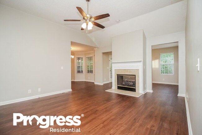 Building Photo - 2647 Danbury Cir