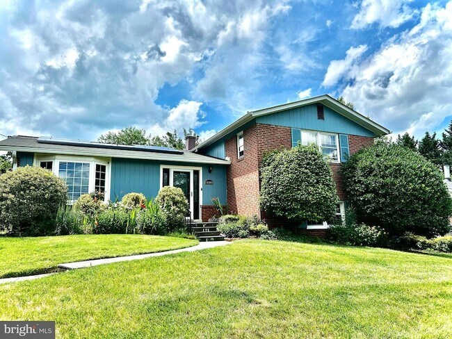 Foto del edificio - 10202 McGovern Dr