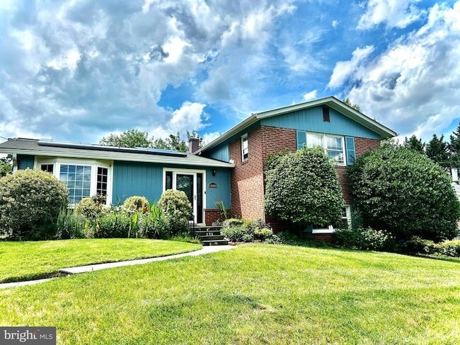 Photo - 10202 McGovern Dr House