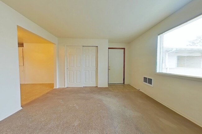 Foto del edificio - 1 Bedroom Apartment ~ Close to 9th St ~ Ca...