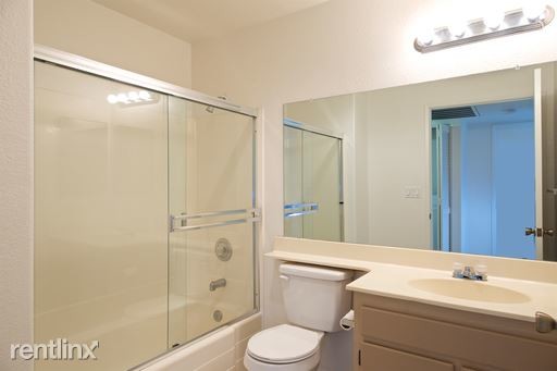 Foto del edificio - 665 Ascot Dr