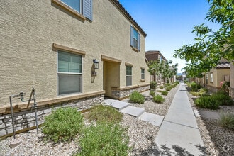 Building Photo - 8047 W Albeniz Pl