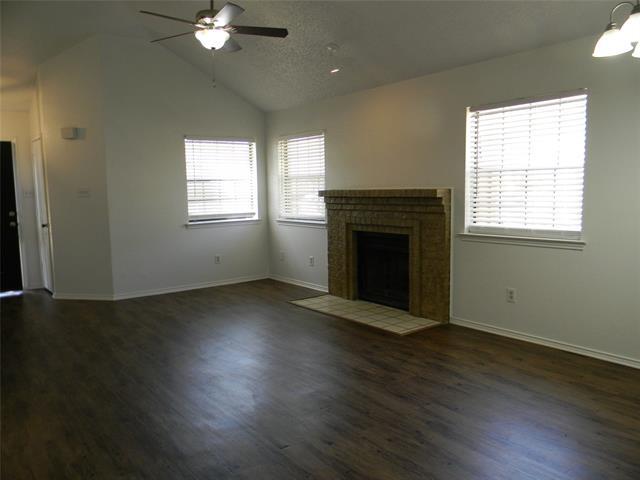 Foto del edificio - 809 Windcrest Dr
