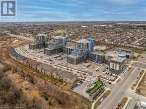 Building Photo - 460 Dundas St E