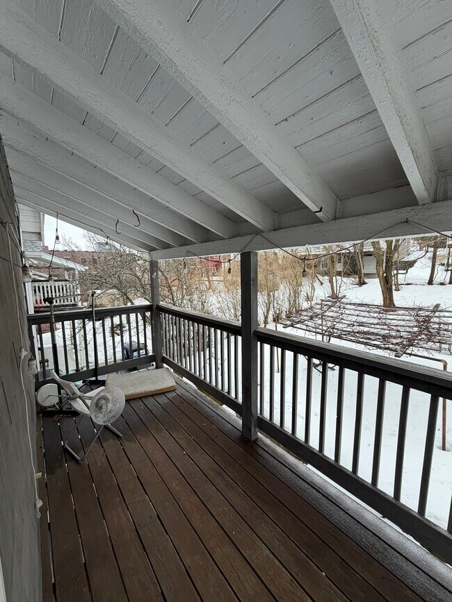 Foto del edificio - 229 Corey Rd