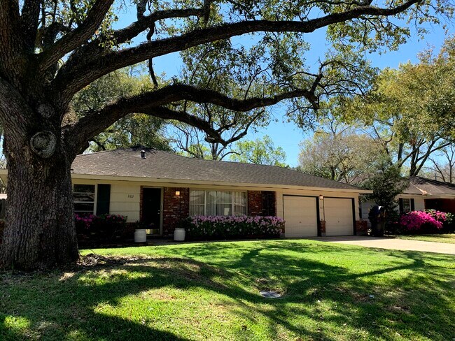 Building Photo - 3111 Broadmead