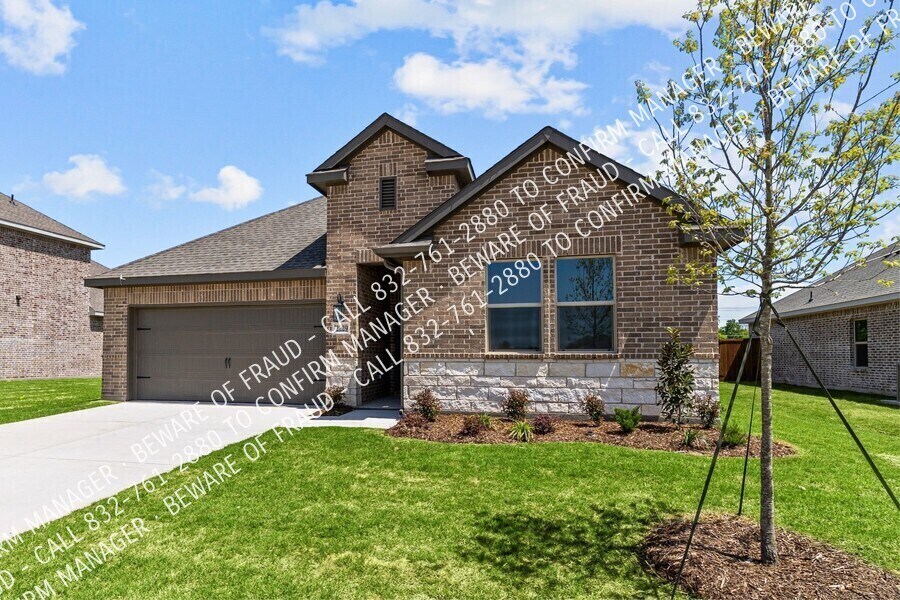 Foto principal - 2229 Maple Ridge Dr