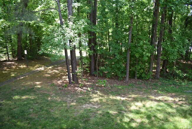 Building Photo - 2 BR, 2 BA Pemberton Oaks Condo