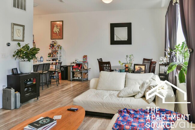 Foto del edificio - 2700 W North Ave