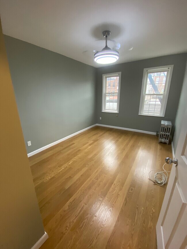 Foto del edificio - 732 E 43rd St