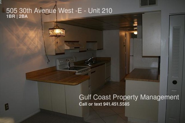 Building Photo - 505 30th Ave W