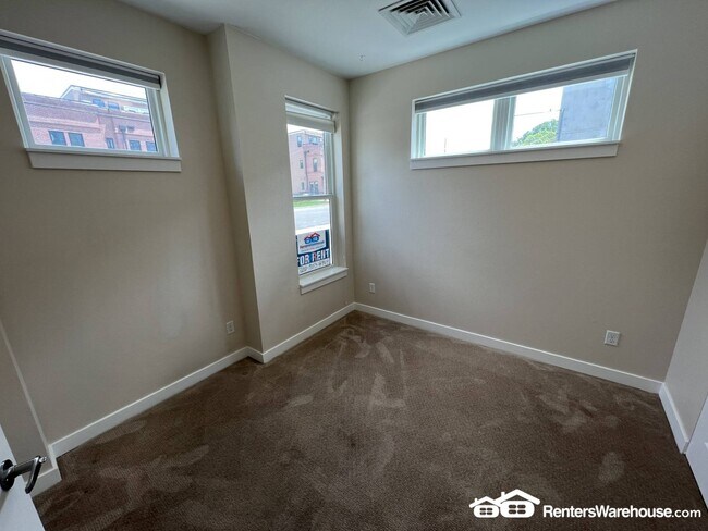 Foto del edificio - 770 24th St