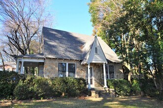 Building Photo - 1425 Wake Forest Rd
