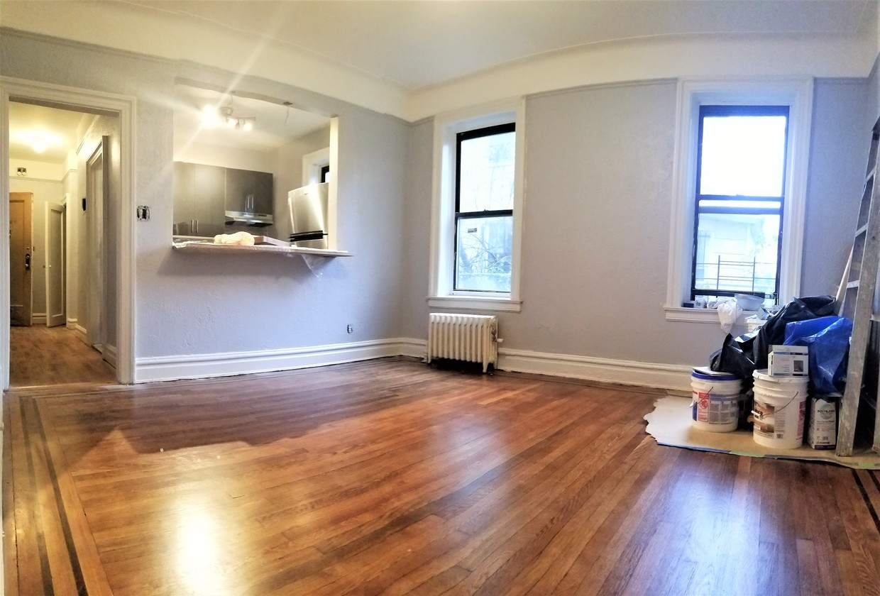 Primary Photo - 971 E 34th St