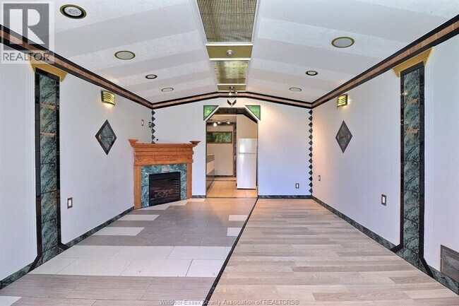 Photo du bâtiment - 401 PARENT Unit# 11