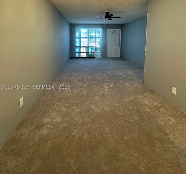 Foto del edificio - 3777 NW 78th Ave