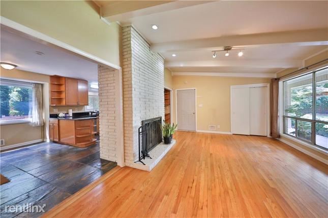 Building Photo - 4 br, 2 bath House - 4472 N Peachtree Road