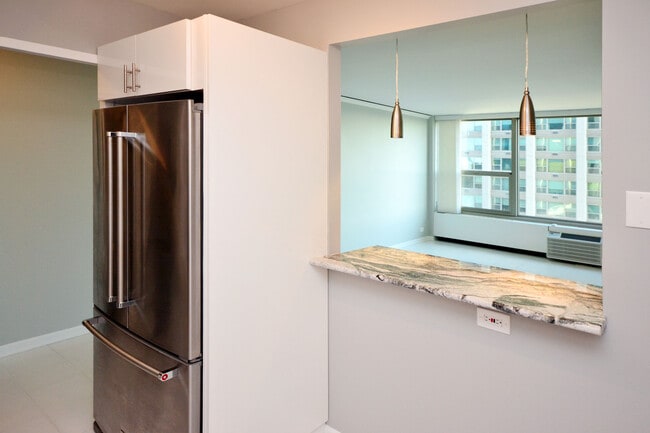 Foto del edificio - 3600 N Lake Shore Dr