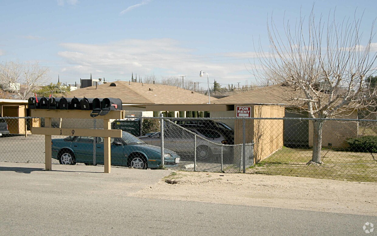 Building Photo - 15699-15709 Sueno Ln