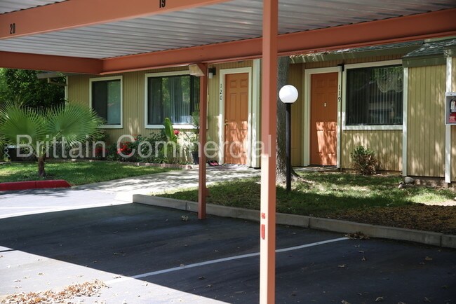 Building Photo - 5909 Country Ln