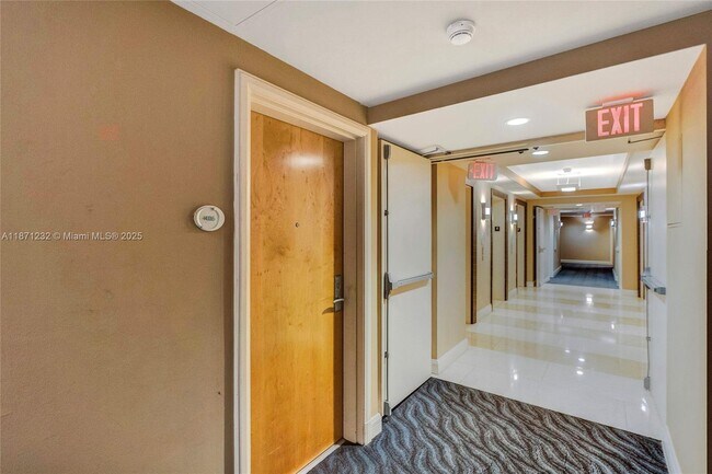 Foto del edificio - 244 Biscayne Blvd