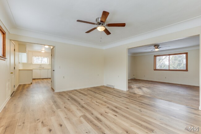 Foto del edificio - 3605 W Bellevue Rd