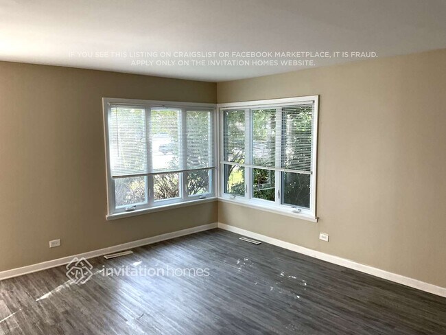 Foto del edificio - 1462 Deerfield Rd