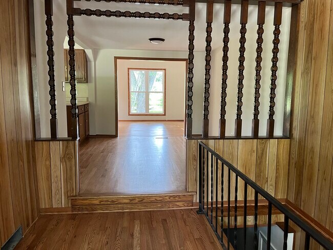 Foto del edificio - 1420 Monroe Ave