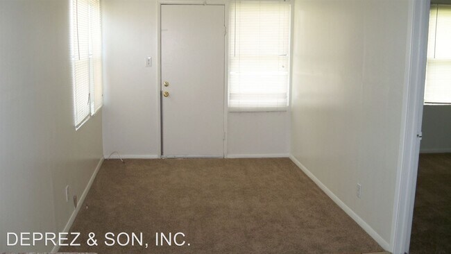 Building Photo - 1 br, 1 bath Apartment - 11961 KNOEFLER DR.