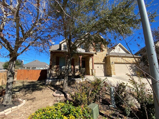 Foto del edificio - Spacious Five-Bedroom North San Antonio