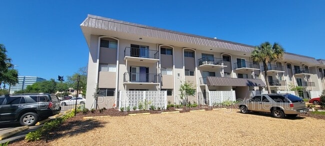 Photo - 4611 W Fig St Apartment