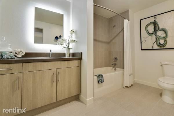 Building Photo - 3 br, 2 bath  - 10 10th St Apt 57