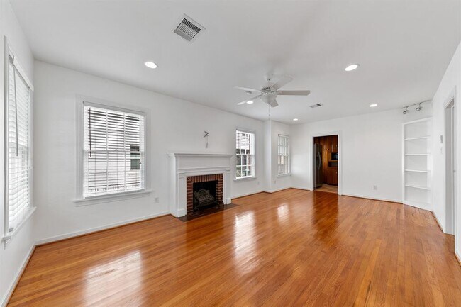 Foto del edificio - 2302 Shakespeare St