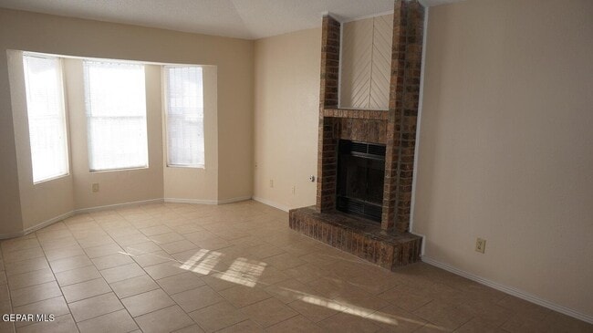 Building Photo - 6069 Bridalveil Dr