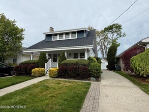 Building Photo - 604 Evergreen Ave