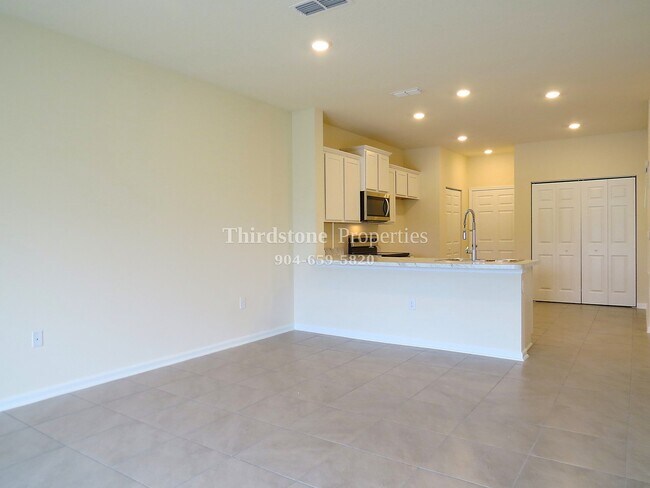 Building Photo - 12779 Veterans Ct