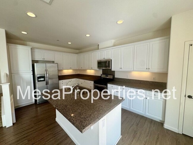 Building Photo - 3230 E Yountville Dr