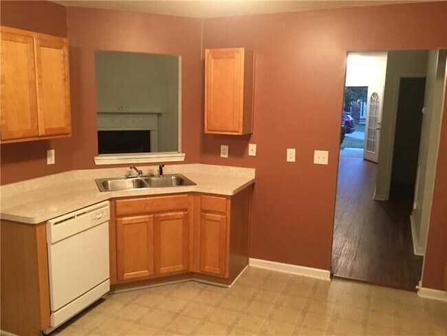 Foto del edificio - 6252 Lakeview Ct