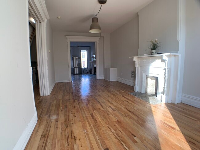 Building Photo - 607 Macdonough St