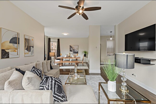 Building Photo - 5536 S King Dr