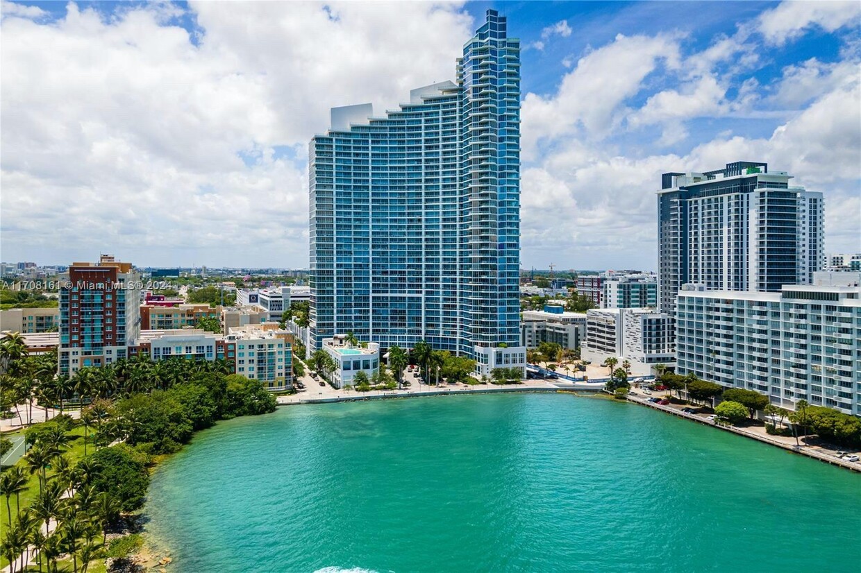 Foto principal - 2020 N Bayshore Dr