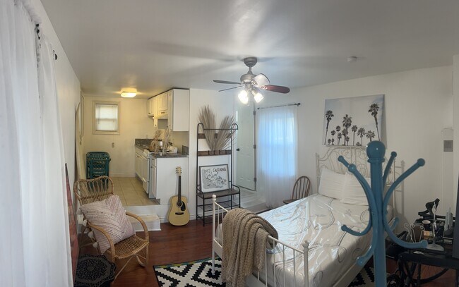 studio - 1123 Pacific Ave